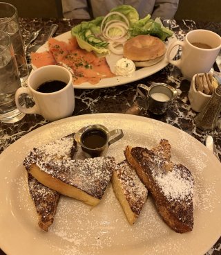 Grand Lux Cafe