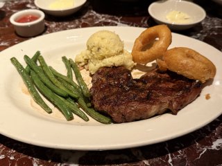 Grand Lux Cafe