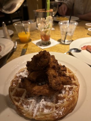 Grand Lux Cafe