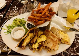 Grand Lux Cafe