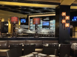 Grand Lux Cafe