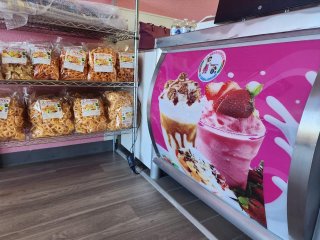 ICE CREAM LA MICHOACANA & POPCORN