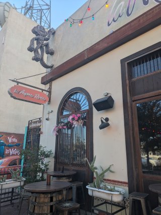 La Mona Rosa