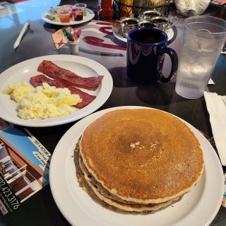 Lou's Diner