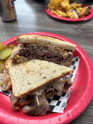 Mai's Deli Sandwich Shop