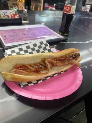 Mai's Deli Sandwich Shop