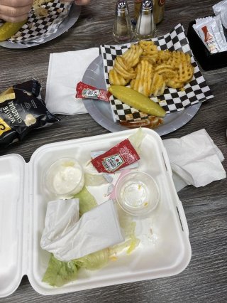 Mai's Deli Sandwich Shop
