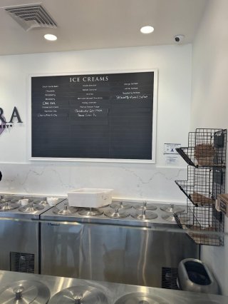 Mora Iced Creamery - Downtown Summerlin
