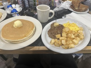 Mr. Mamas Breakfast And Lunch