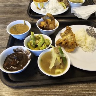 Nanay Gloria's Filipino Restaurant