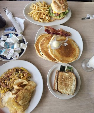 Omelet House 50’s Diner