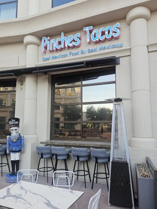 Pinches Tacos