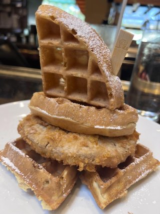 Terrace Pointe Café