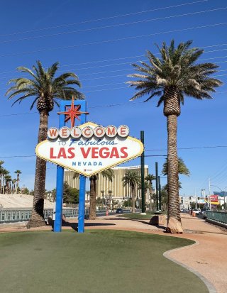 Welcome to Fabulous Las Vegas Sign