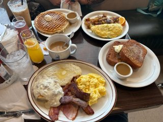 Winnie & Ethel's Downtown Diner