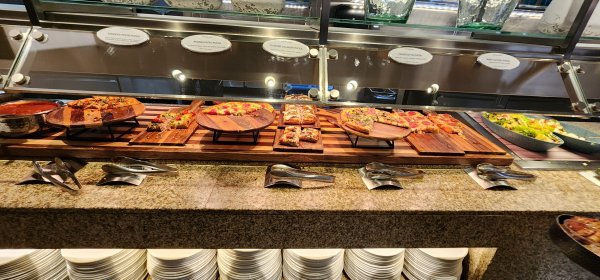 Bacchanal Buffet