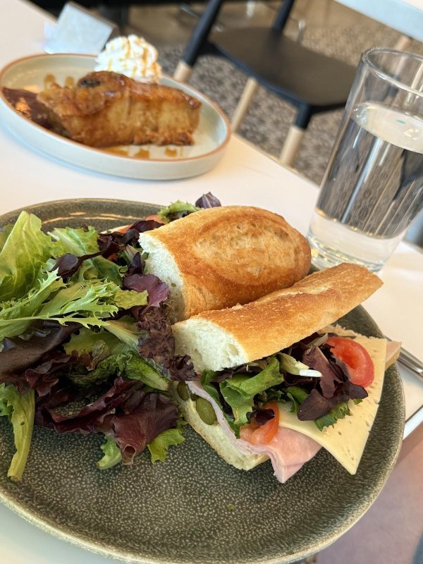 Baguette Cafe