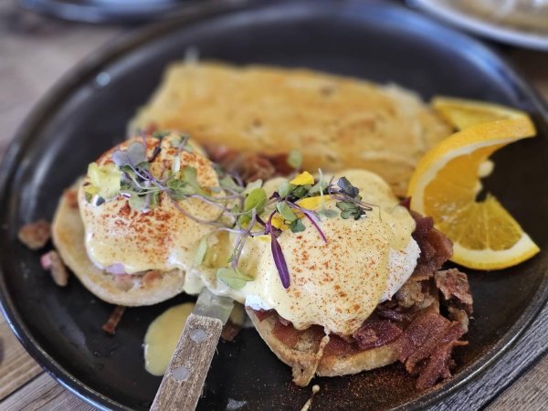 EGGscellent breakfast and Lunch