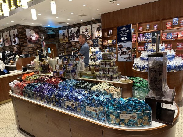 Ghirardelli Ice Cream & Chocolate Shop