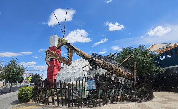 Giant Metal Mantis