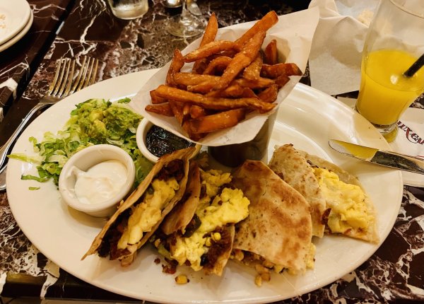 Grand Lux Cafe