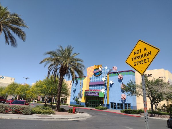 John's Incredible Pizza - Las Vegas
