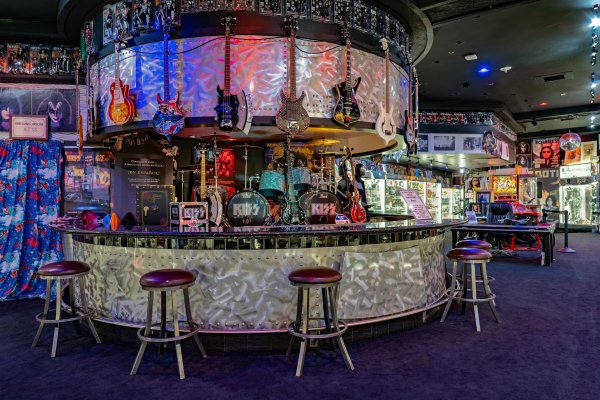 KISS World featuring KISS Mini Golf and KISS World Museum