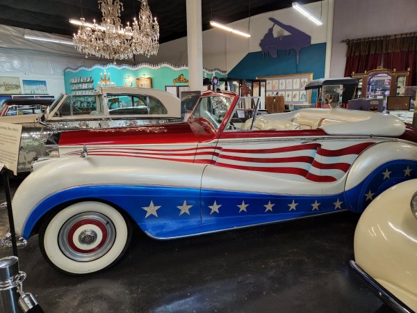 Liberace Garage