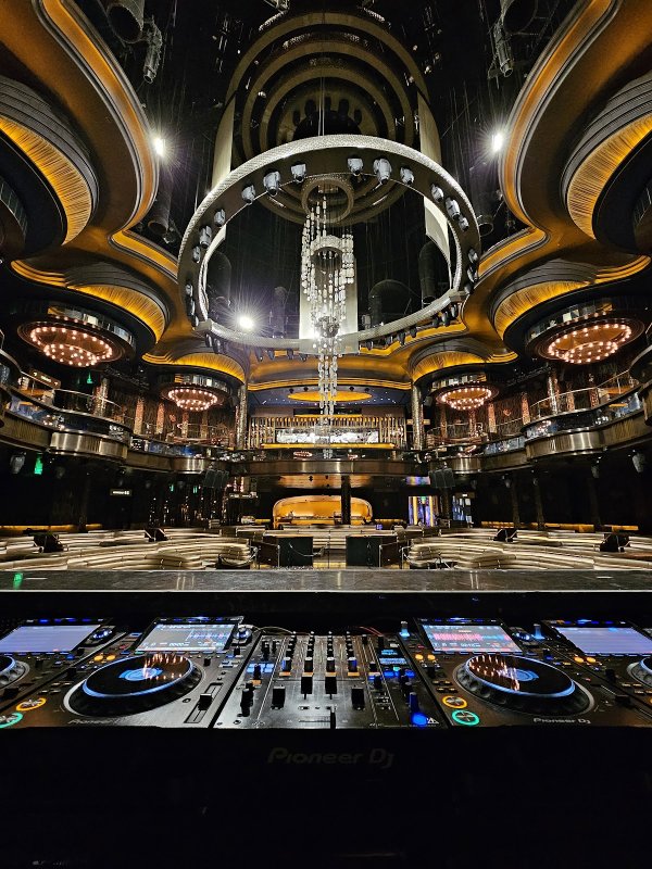 OMNIA