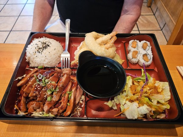 SUSHI TANUKI