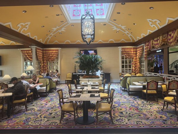 Terrace Pointe Café