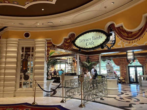 Terrace Pointe Café