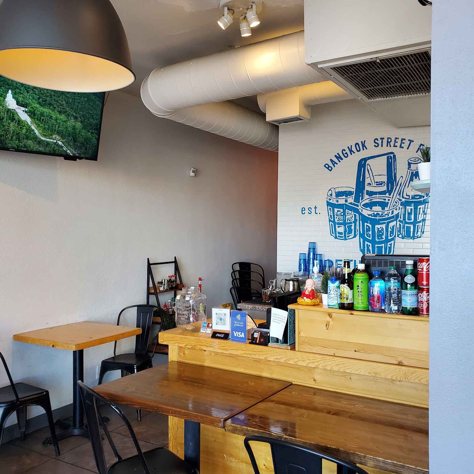 D E Thai Kitchen