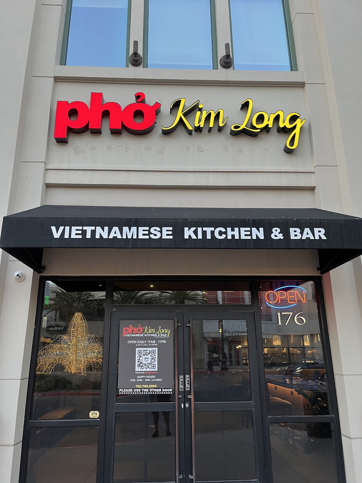 Pho Kim Long at Town Square - Vietnamese Kitchen & Bar